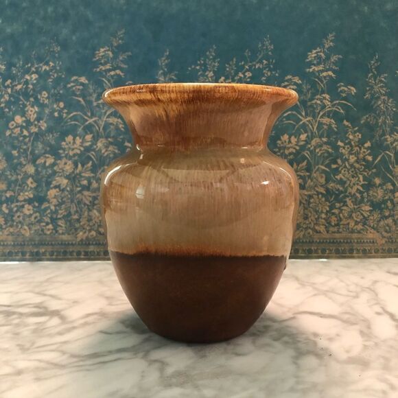 Vintage Royal Haeger Vase - Picture 2 of 4